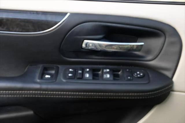2013 Chrysler Town & Country Touring