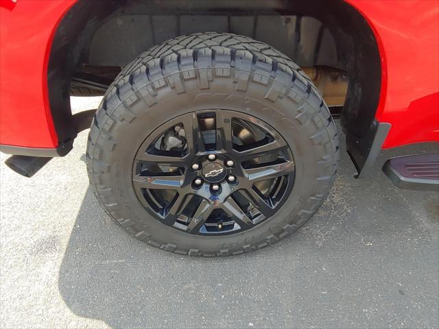 2024 Chevrolet Silverado 1500 4WD Crew Cab Short Bed Custom