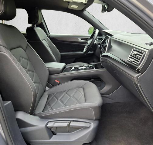 2025 Volkswagen Atlas Cross Sport 2.0T SE w/Technology