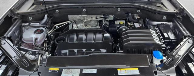 2025 Volkswagen Atlas Cross Sport 2.0T SE w/Technology