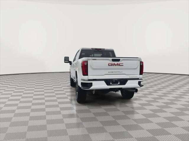 2025 GMC Sierra 3500HD 4WD Crew Cab Standard Bed Denali