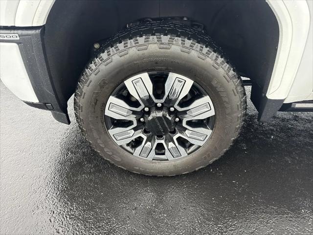2025 GMC Sierra 3500HD 4WD Crew Cab Standard Bed Denali