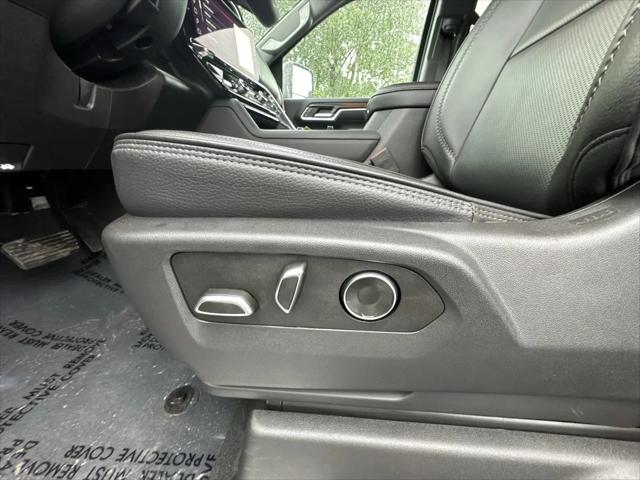 2025 GMC Sierra 3500HD 4WD Crew Cab Standard Bed Denali
