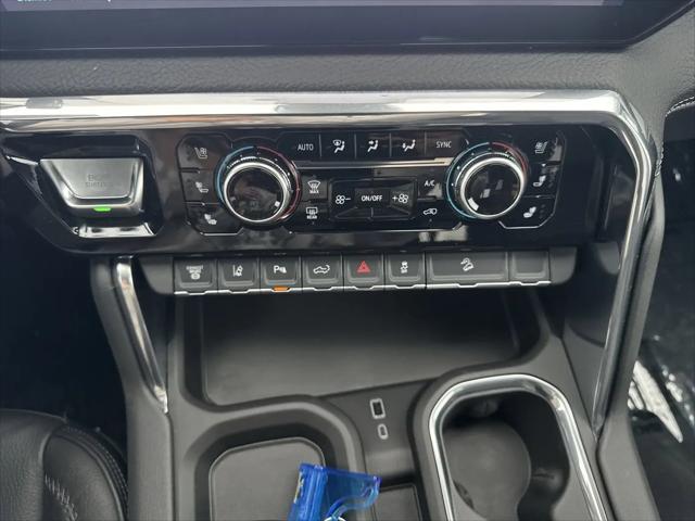 2025 GMC Sierra 3500HD 4WD Crew Cab Standard Bed Denali