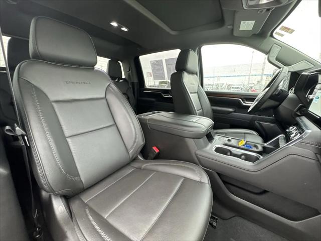 2025 GMC Sierra 3500HD 4WD Crew Cab Standard Bed Denali