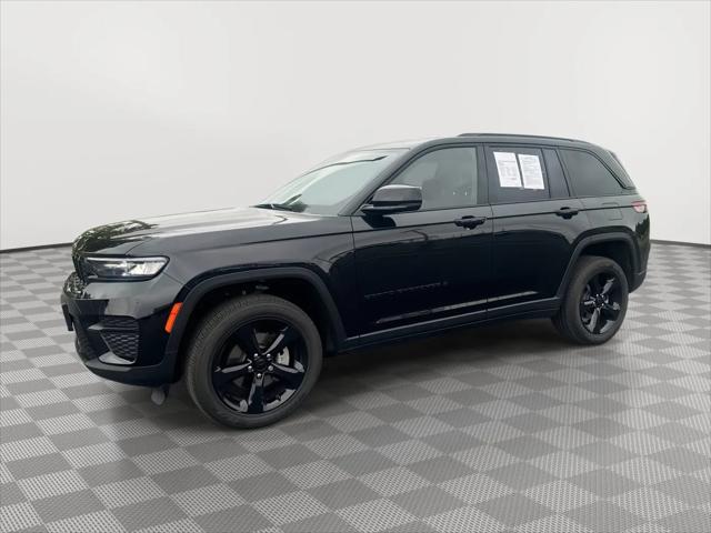 2023 Jeep Grand Cherokee Altitude 4x4 for sale in Joplin, MO