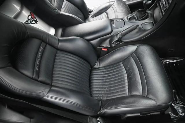 2004 Chevrolet Corvette Base