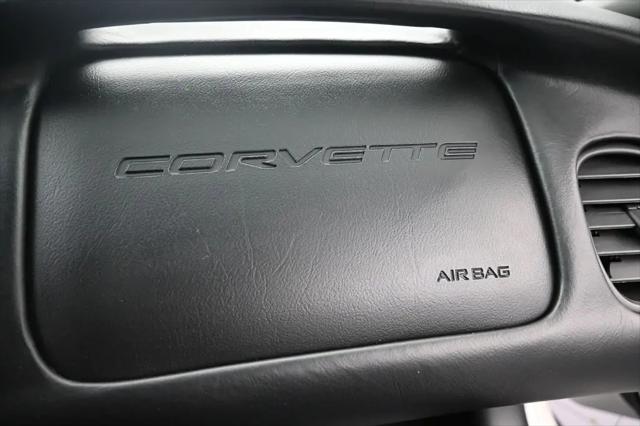 2004 Chevrolet Corvette Base