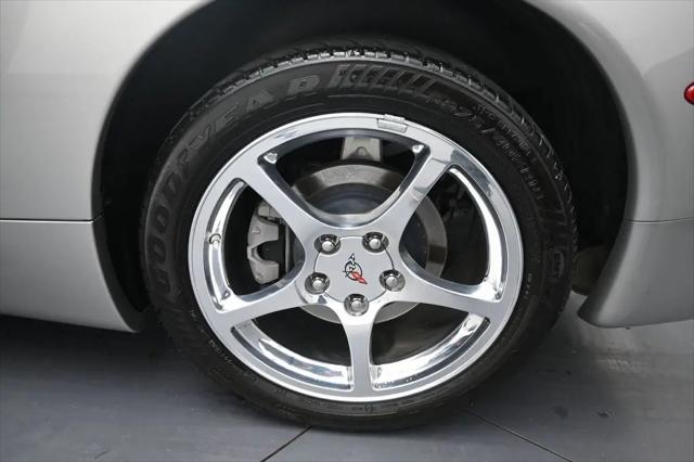 2004 Chevrolet Corvette Base