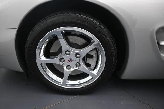 2004 Chevrolet Corvette Base
