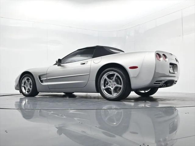 2004 Chevrolet Corvette Base