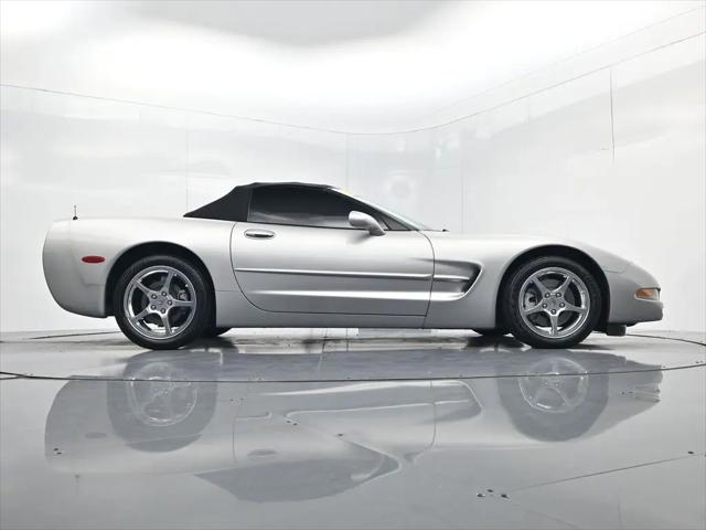 2004 Chevrolet Corvette Base