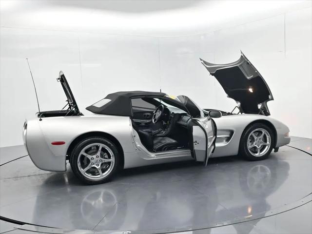 2004 Chevrolet Corvette Base
