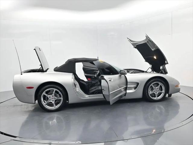 2004 Chevrolet Corvette Base