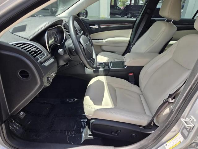 2021 Chrysler 300 Touring L