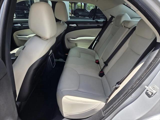 2021 Chrysler 300 Touring L