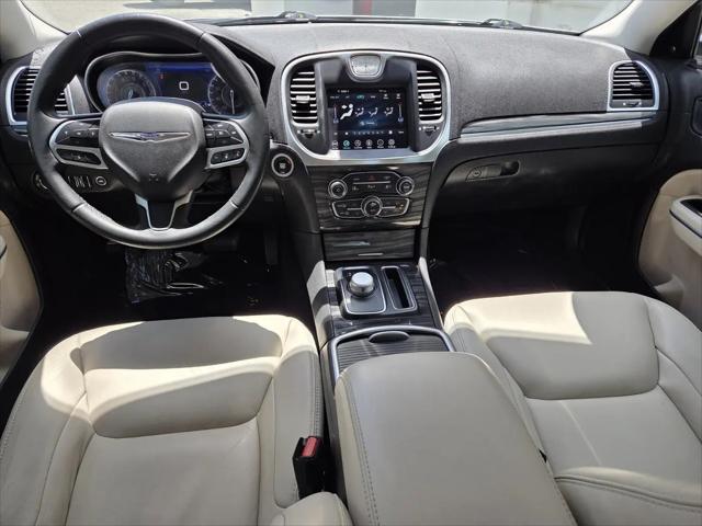 2021 Chrysler 300 Touring L
