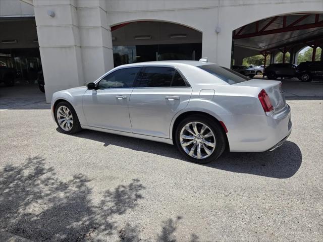 2021 Chrysler 300 Touring L