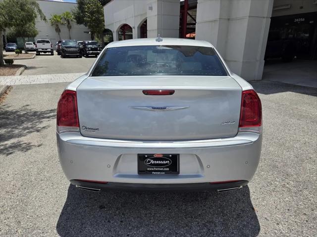 2021 Chrysler 300 Touring L