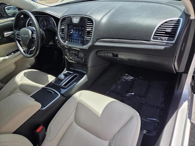 2021 Chrysler 300 Touring L