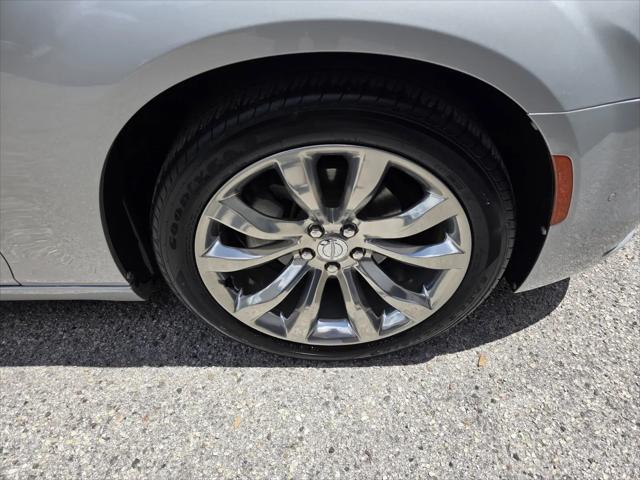 2021 Chrysler 300 Touring L