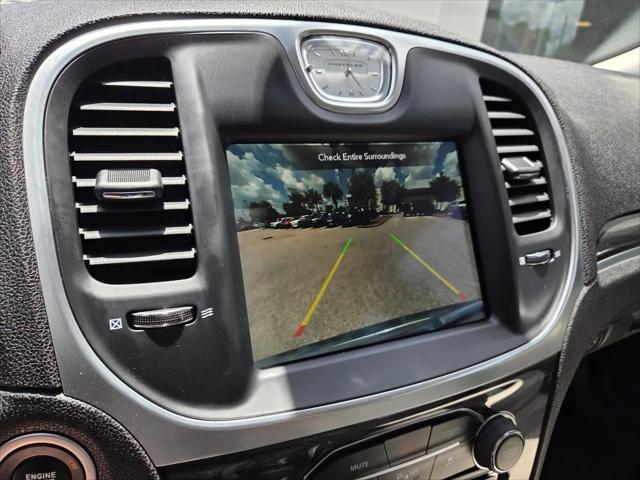 2021 Chrysler 300 Touring L