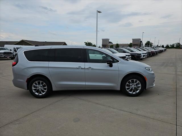 2026 Chrysler Pacifica Limited AWD