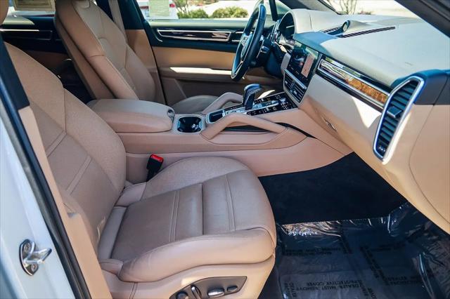2023 Porsche Cayenne Platinum Edition