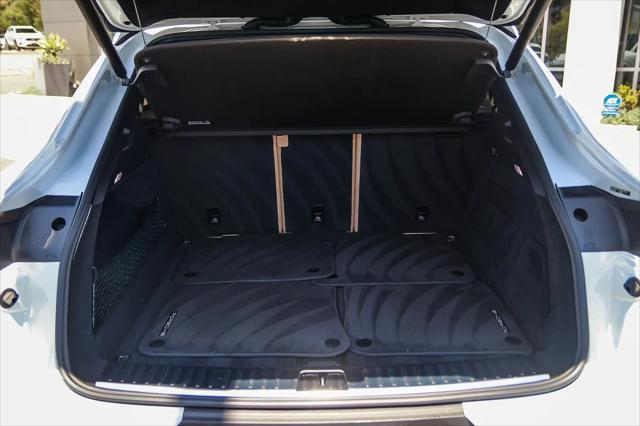 2023 Porsche Cayenne Platinum Edition
