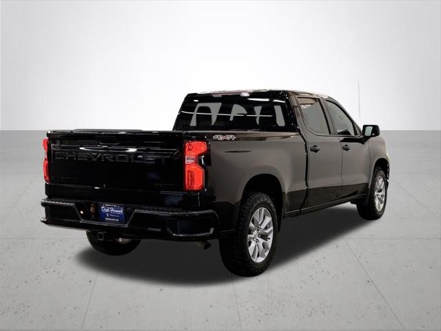 2022 Chevrolet Silverado 1500 4WD Crew Cab Standard Bed Custom