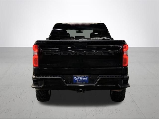 2022 Chevrolet Silverado 1500 4WD Crew Cab Standard Bed Custom