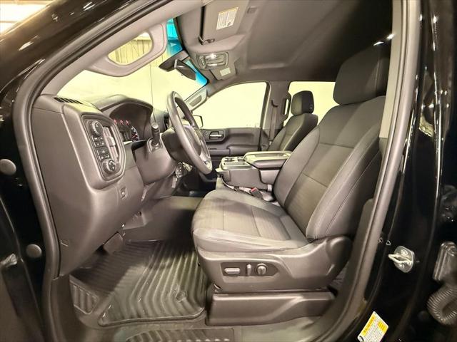 2022 Chevrolet Silverado 1500 4WD Crew Cab Standard Bed Custom