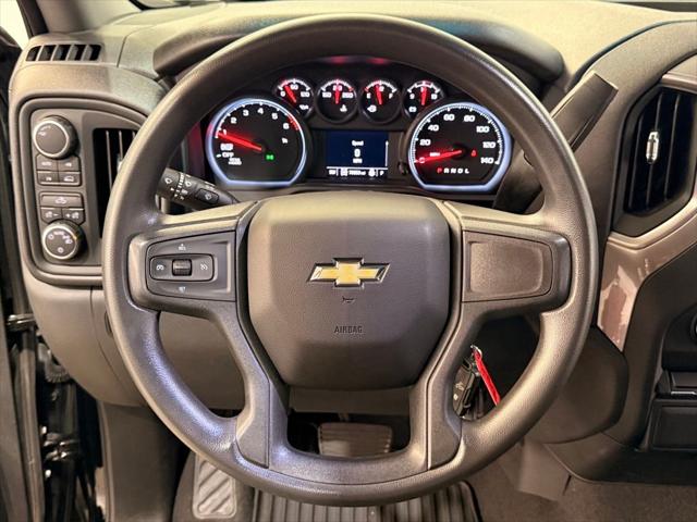 2022 Chevrolet Silverado 1500 4WD Crew Cab Standard Bed Custom