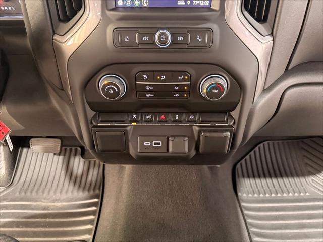 2022 Chevrolet Silverado 1500 4WD Crew Cab Standard Bed Custom