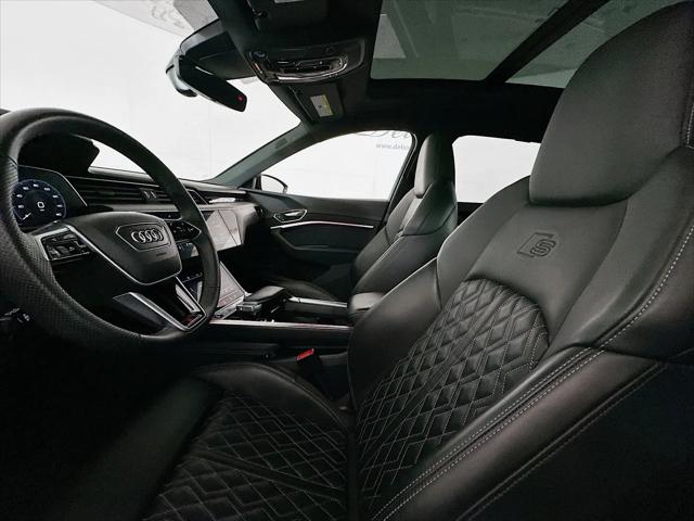 2024 Audi e-tron Prestige quattro