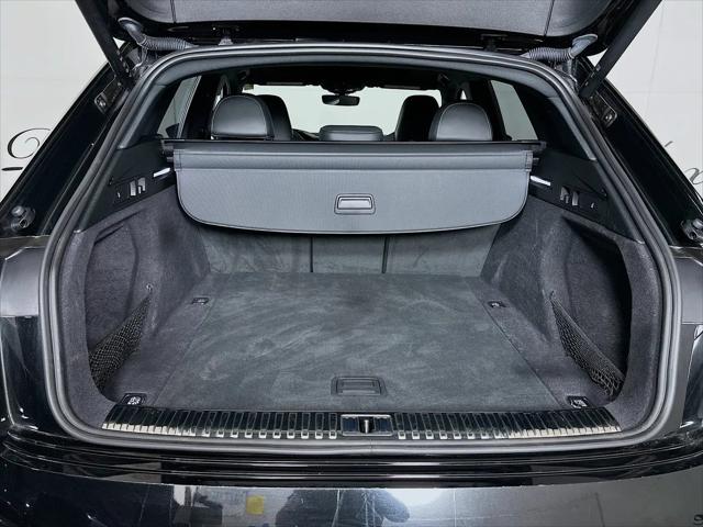 2024 Audi e-tron Prestige quattro