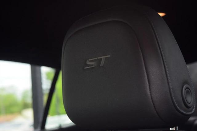 2024 Buick NV Sport Touring FWD