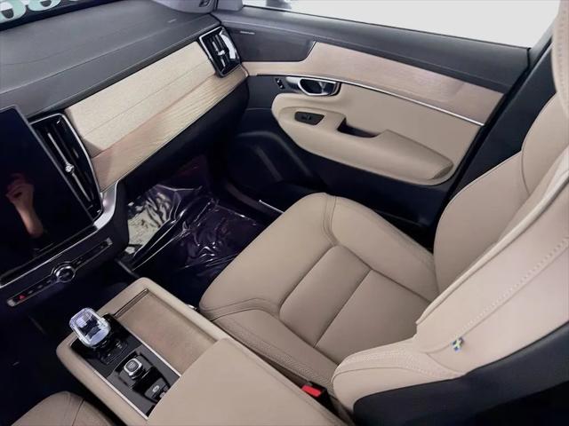 2026 Volvo XC90 Plug-In Hybrid Plus, T8 AWD, Electric/Gasoline, Bright, 7 Seats