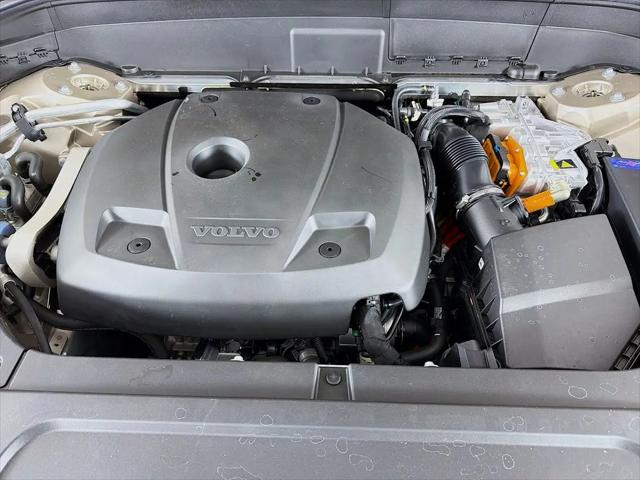 2026 Volvo XC90 Plug-In Hybrid Plus, T8 AWD, Electric/Gasoline, Bright, 7 Seats
