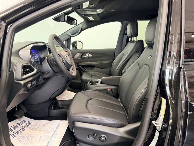2026 Chrysler Pacifica PACIFICA SELECT AWD