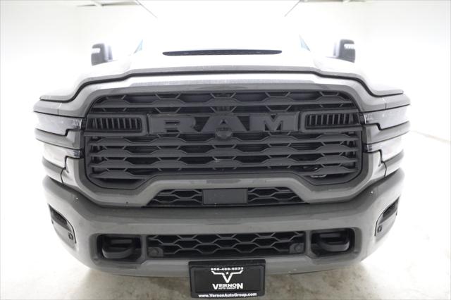 2026 RAM Ram 2500 RAM 2500 BLACK EXPRESS CREW CAB 4X4 64 BOX