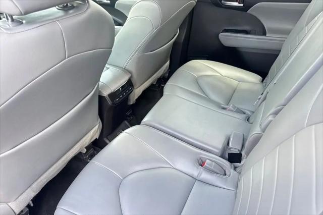2022 Toyota Highlander Hybrid XLE