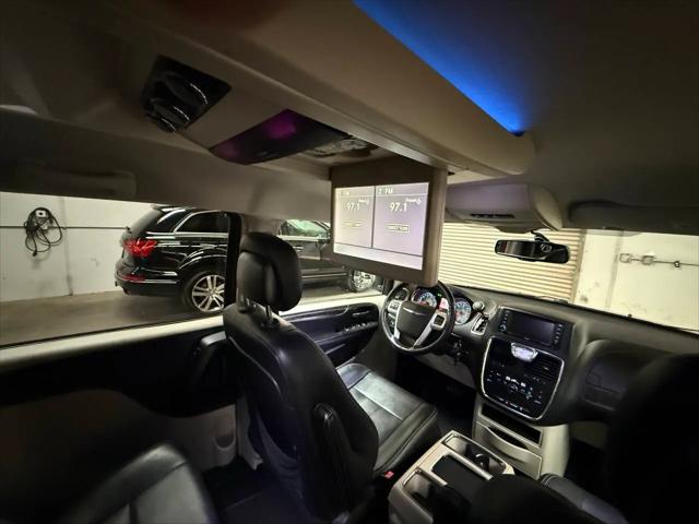 2015 Chrysler Town & Country Touring