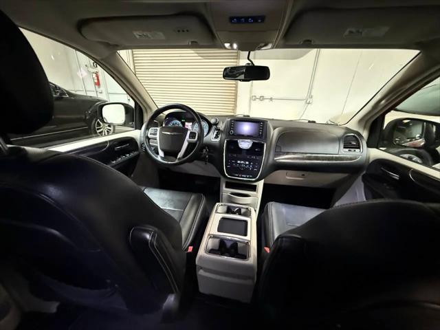 2015 Chrysler Town & Country Touring