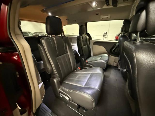 2015 Chrysler Town & Country Touring