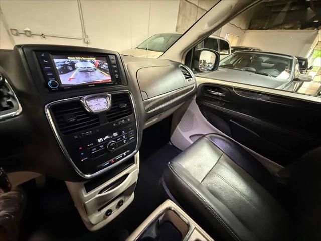 2015 Chrysler Town & Country Touring