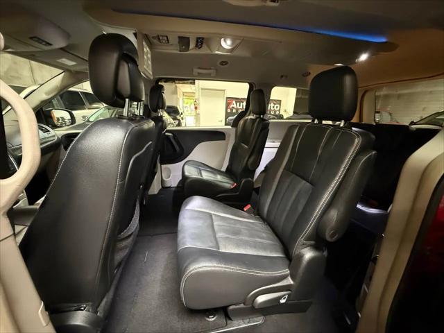 2015 Chrysler Town & Country Touring