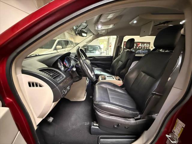 2015 Chrysler Town & Country Touring
