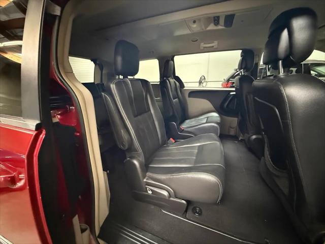 2015 Chrysler Town & Country Touring