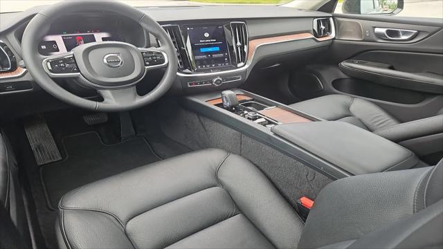2024 Volvo S60 B5 Plus Dark Theme